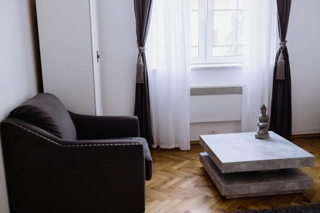 ☆ Bulevard Apartments ☆ Arad Exterior photo