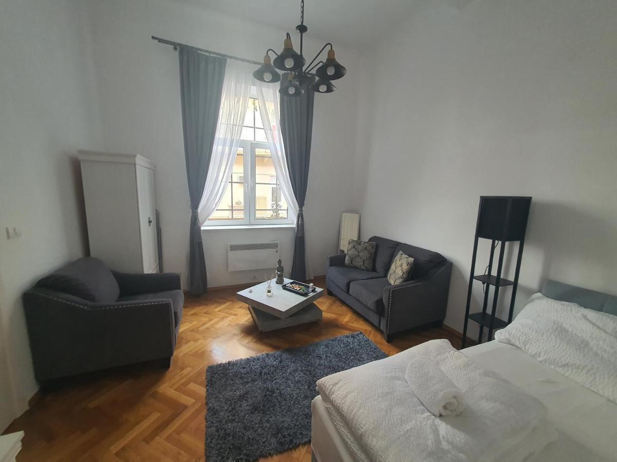 ☆ Bulevard Apartments ☆ Arad Exterior photo